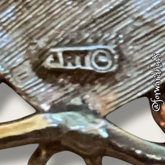 Modernist Style Arthur Pepper Art Brooch with Intricate Design - Picture 7 of 8